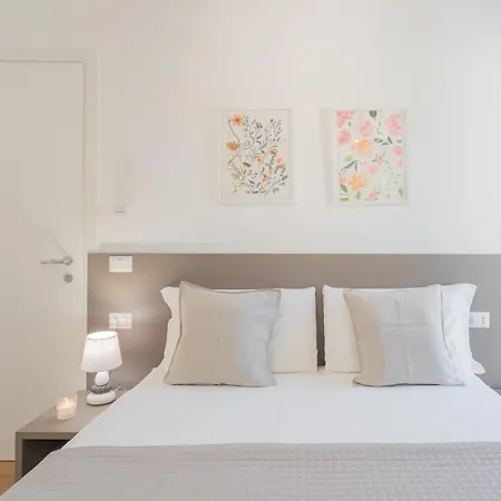 Pozzo Vertical With Garden And Parking By Rent