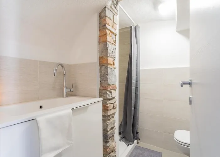 Appartement Pozzo Vertical With Garden And Parking By Rent Torno