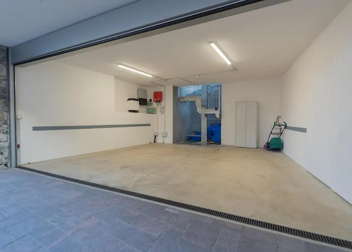 Pozzo Vertical With Garden And Parking By Rent