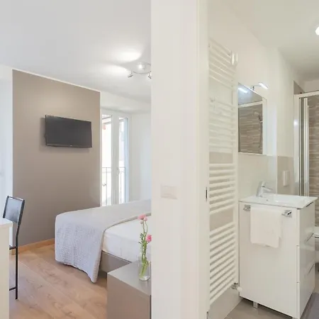 Pozzo Vertical With Garden And Parking By Rent