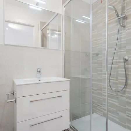 Pozzo Vertical With Garden And Parking By Rent טורנו