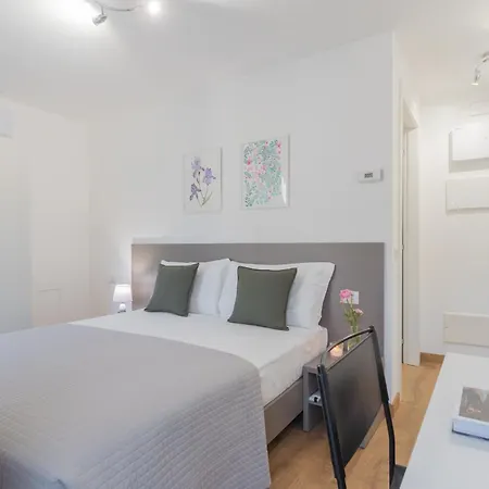 Pozzo Vertical With Garden And Parking By Rent 托尔诺