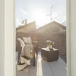 Pozzo Vertical With Garden And Parking By Rent *